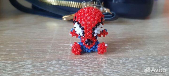 Фигурки, брелки и украшения из бисера на заказ