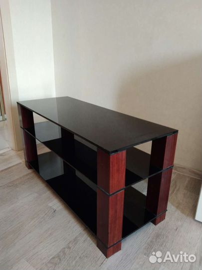 Стеклянная тумба под тв
