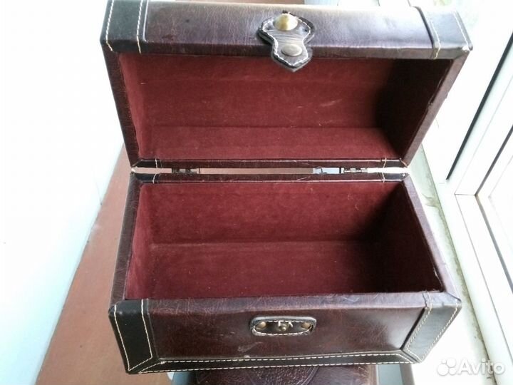 Сундуки кожзам