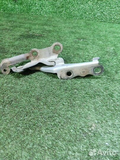 Петля капота левая Toyota Corolla E120