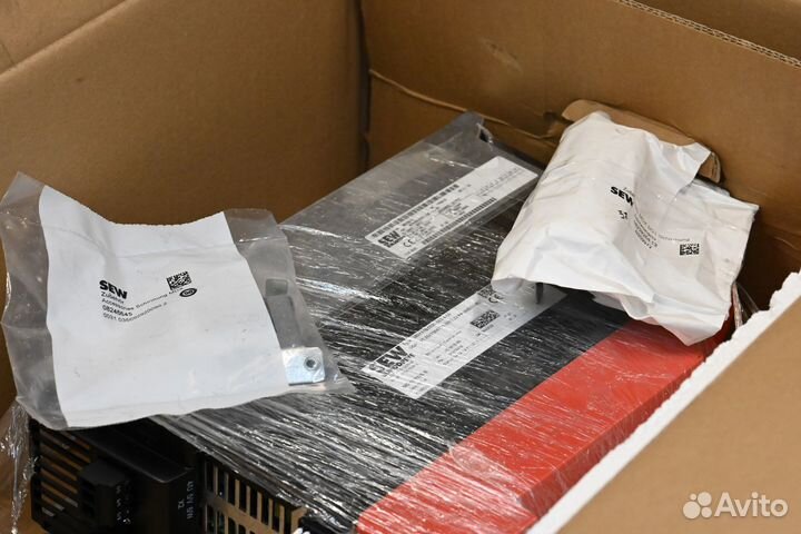 Частотник Sew MDX61B0030-503-4-50 новый, 2 шт