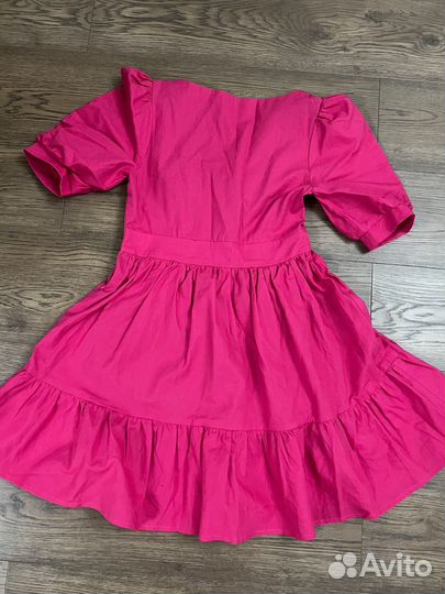 Розовое платье