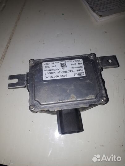 Блок управления бензонасосом volvo XC70 S80 XC60