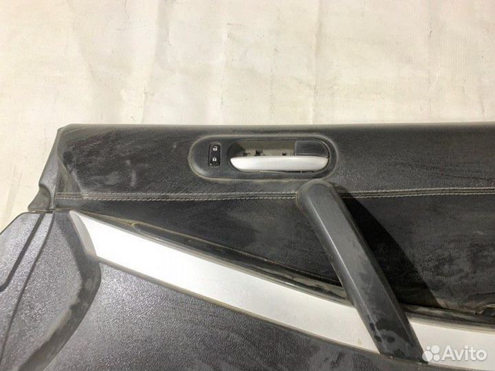 Обшивка двери передняя правая Mazda Cx-7