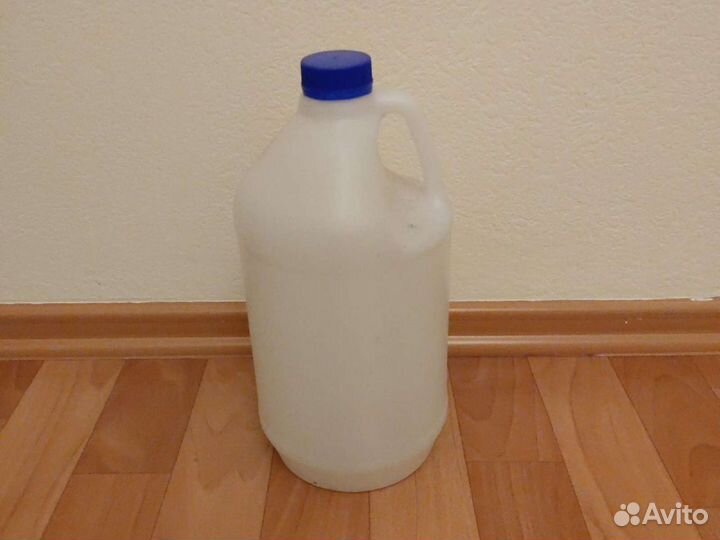 Канистра пластиковая 4 литра