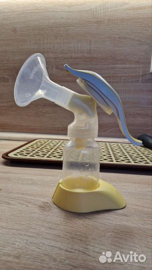 Молокоотсос medela ручной