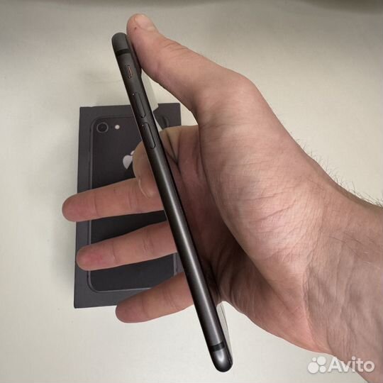 iPhone 8, 64 ГБ