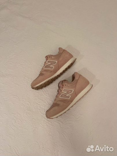 Кроссовки New Balance розовые