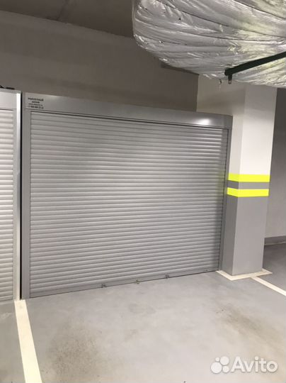 Роллетный шкаф в подземный паркинг. Шкаф для колёс