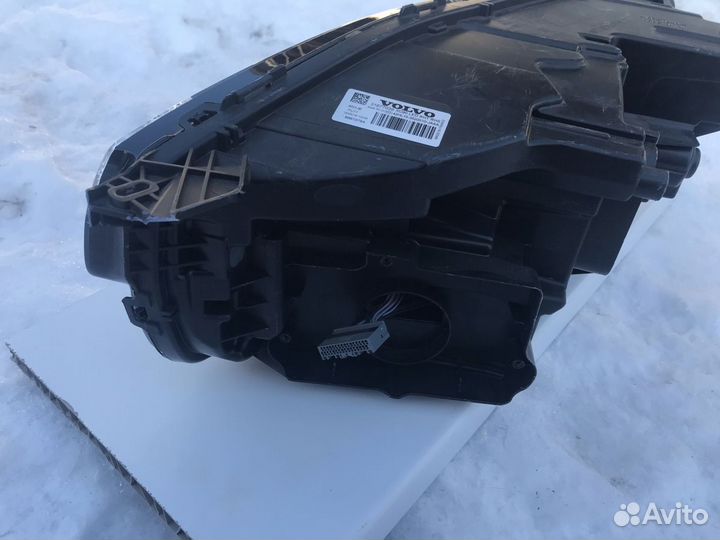 Фара правая Volvo XC90 LED адаптив