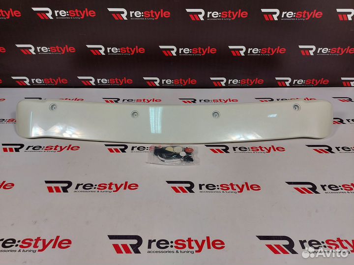 Спойлер Toyota Hiace H200 2004-2007г