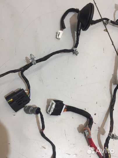 Электропроводка двери передней левой