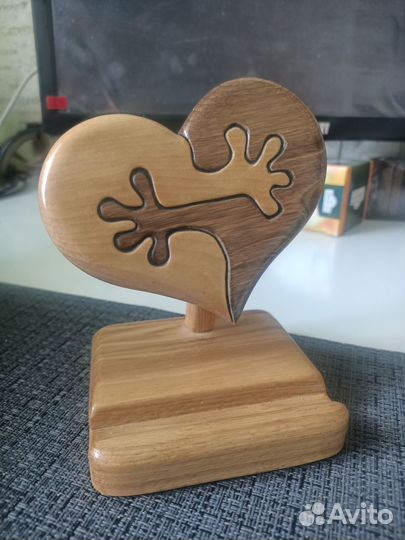 Подставка для телефона из дерева