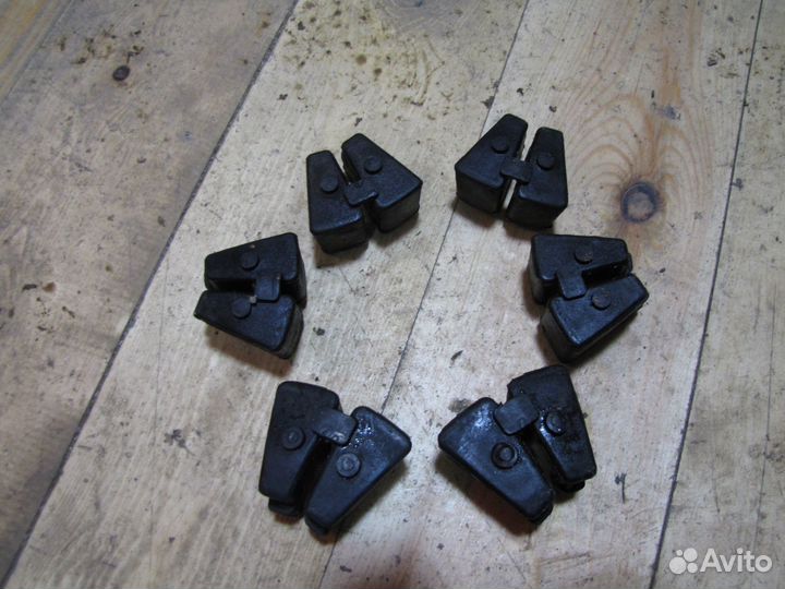 Демпферные резинки Yamaha FZS600 fazer