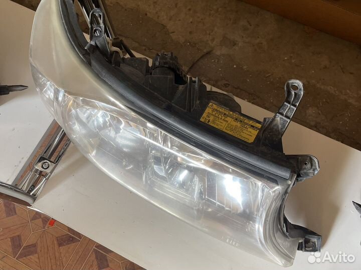 Фары ксенон lc200