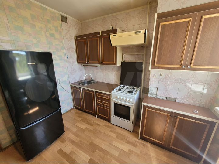 2-к. квартира, 50 м², 4/9 эт.