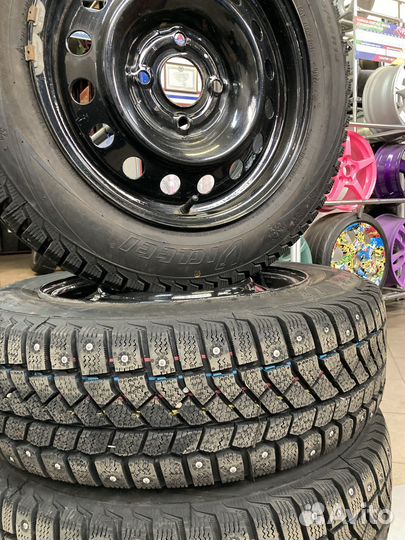 Диски R15 на Nissan Almera с зимними шинами