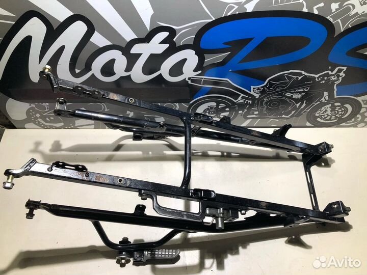 Задний подрамник Kawasaki ZZR 400-1 1992г