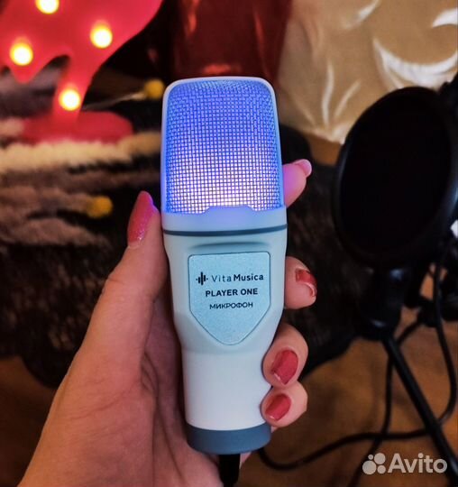 Студийный микрофон