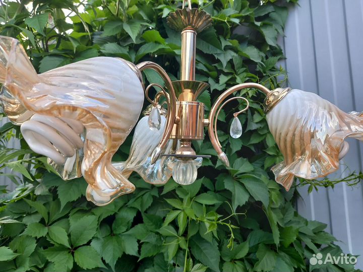 Люстра трехрожковая