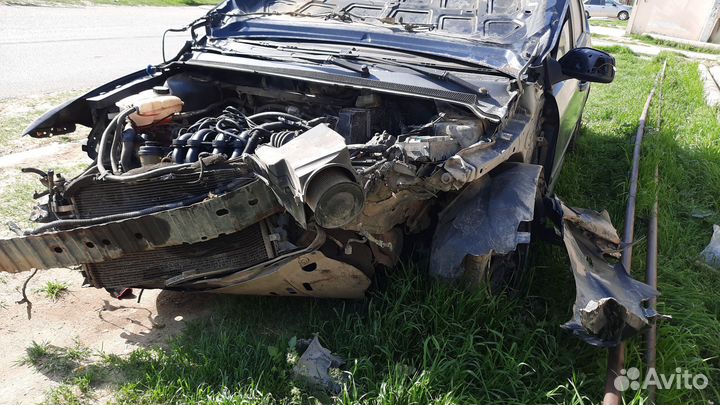 Продаю ford focus 1997 полностью