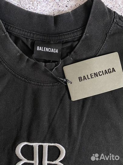 Balenciaga be different футболка