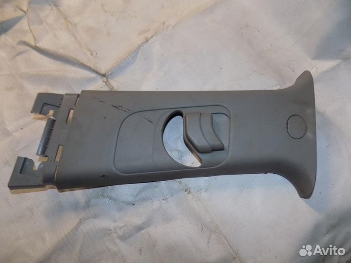 Обшивка стойки Solaris 2010-2017