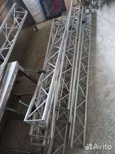 Конструкция для света и звукового оборудования