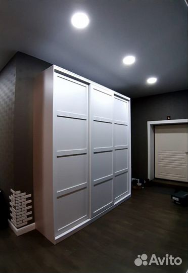 Шкаф двухстворчатый