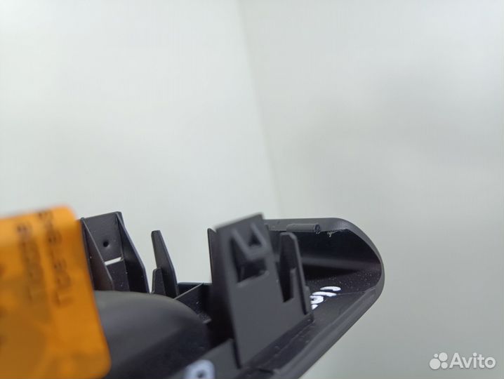 Кнопка стеклоподъемника зад прав двери VW Passat