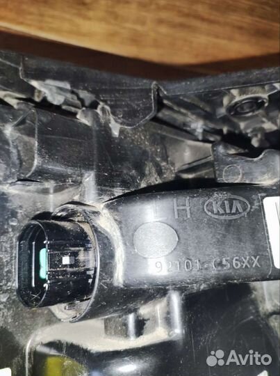 Фары (левая, правая) на Kia Sorento Prime