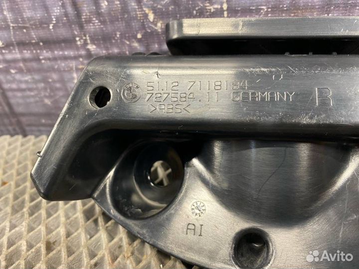 Крепление бампера заднее правое Bmw E90