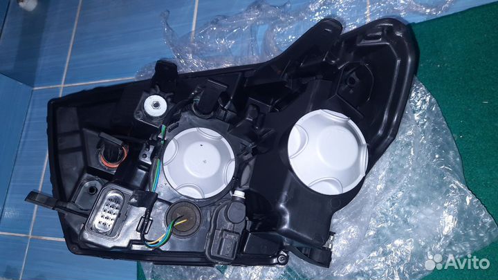 Правая фара веста 2015-2020