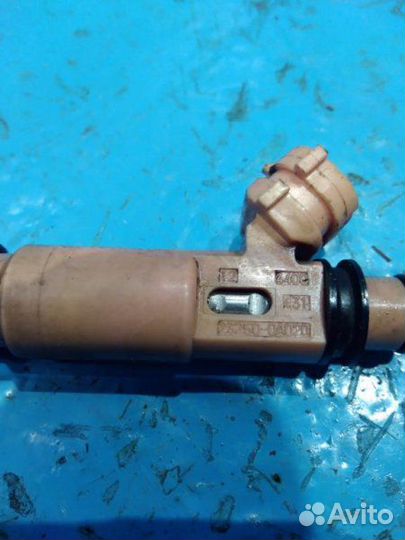 Форсунка топливная Lexus Rx330 XU30 3MZ-FE