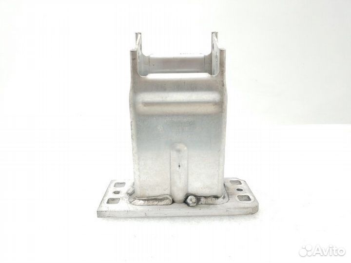 Кронштейн усилителя бампера передний правый Bmw