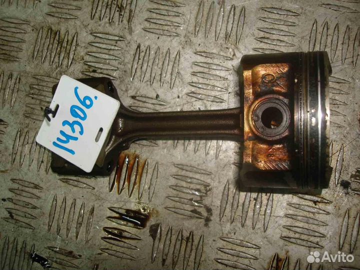 Поршень с Nissan X-Trail T31 2007-2014