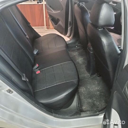 Установка автомобильных чехлов