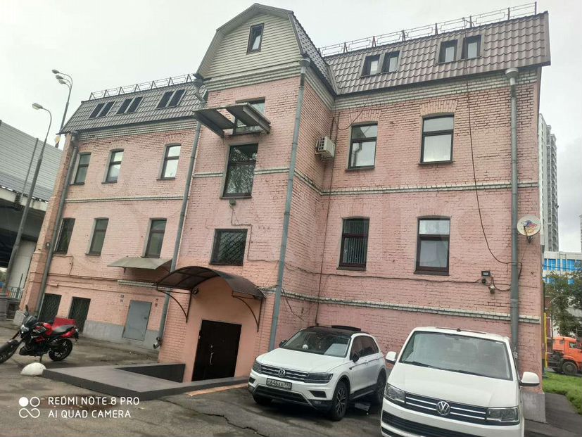 Здание вблизи метро, 602.3 м²