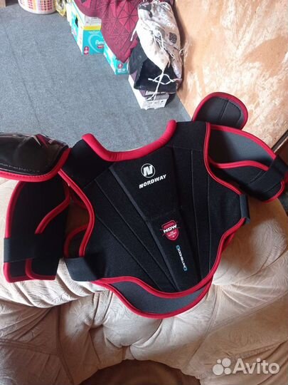 Нагрудник хоккейный sr l