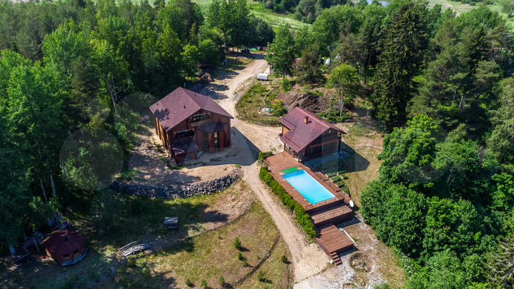 Дом 425 м² на участке 80 сот.