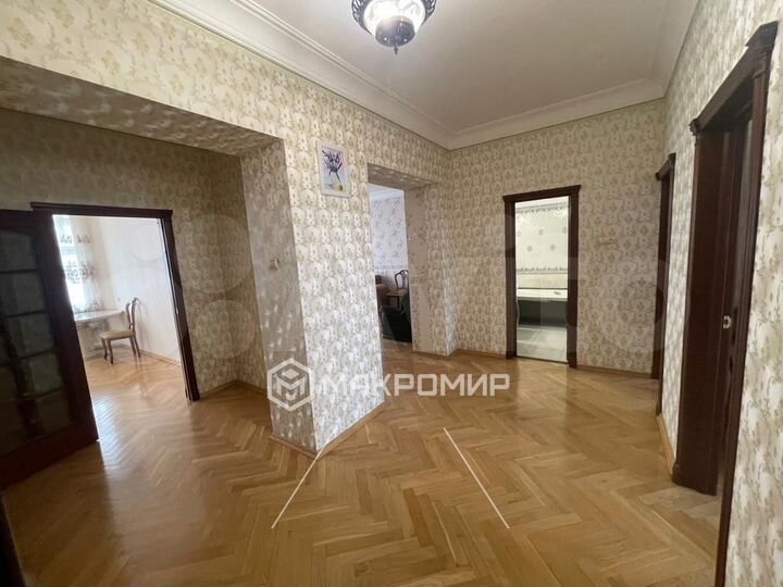 3-к. квартира, 116 м², 4/5 эт.