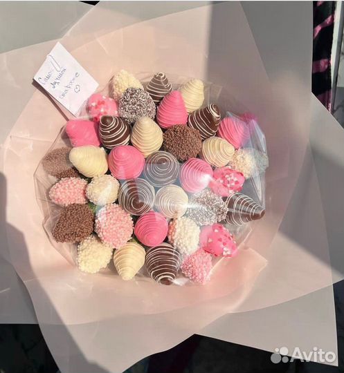 Клубника в шоколаде букеты