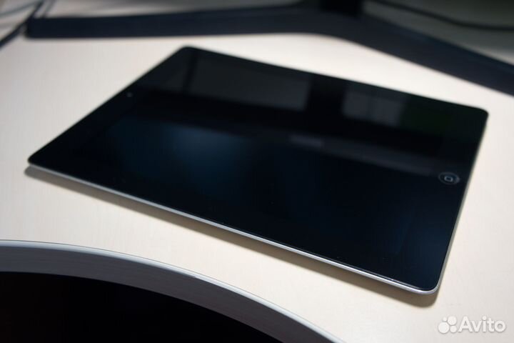 Планшет Apple iPad 3 64Gb Wi-Fi+3G