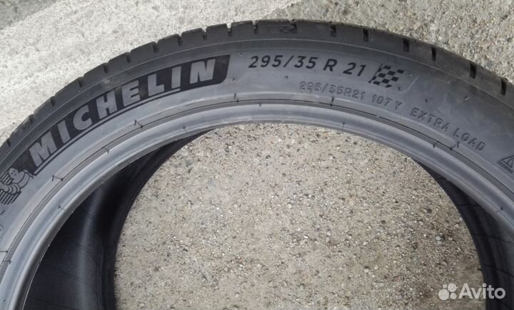 Michelin Pilot Sport 4 S 295/35 R21 107Y