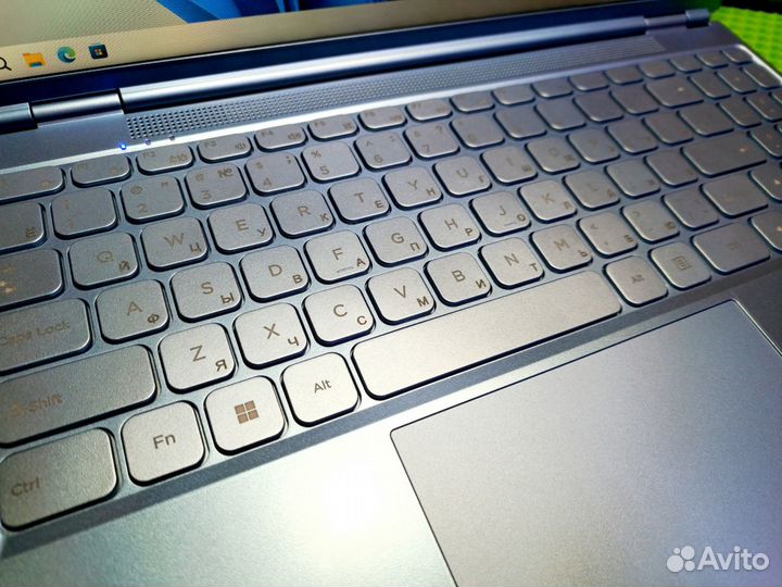 Ноутбук Core i7-7500U / 12Gb / 512ssd (новый)