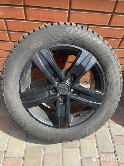 Nokian Tyres Hakkapeliitta 10p SUV 235/55 R17
