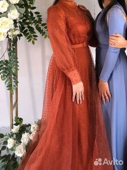 Вечернее платье в пол пышное