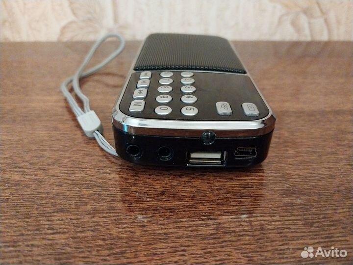 Радиоприёмник,микроCD,флешка,AUX,наушники