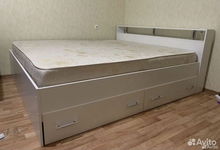 Кровать двухспальная новая