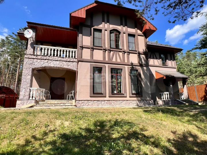 Коттедж 416 м² на участке 20 сот.